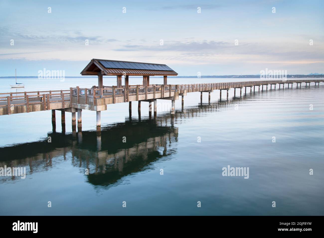 Boulevard Park Boardwalk, Taylor Dock on Bellingham Bay, Bellingham