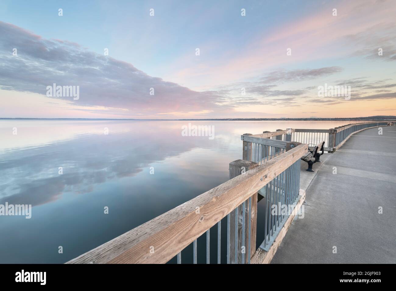 Boulevard Park Boardwalk, Taylor Dock on Bellingham Bay, Bellingham