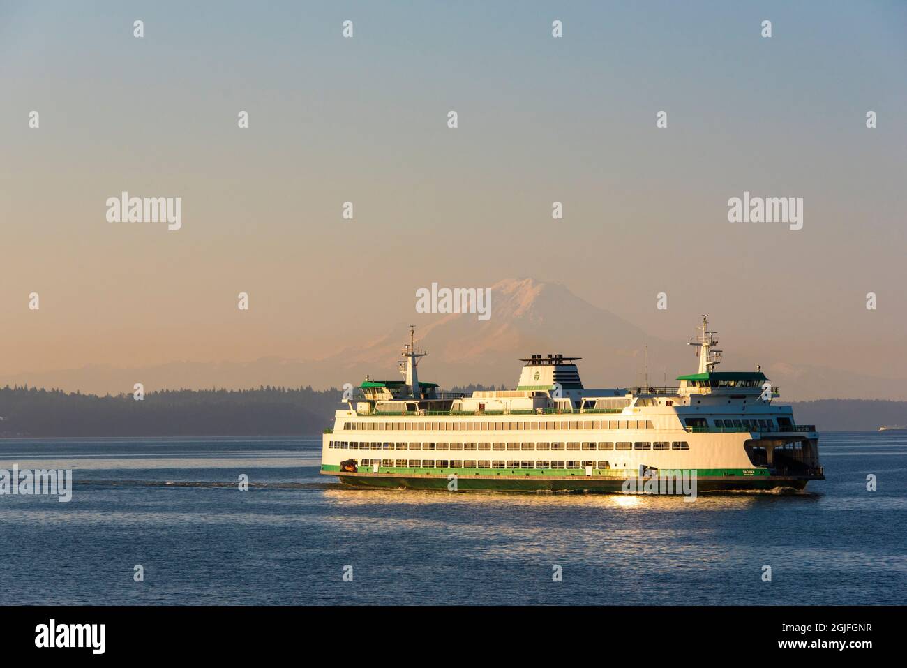 Mount rainier ferry hi-res stock photography and images - Alamy