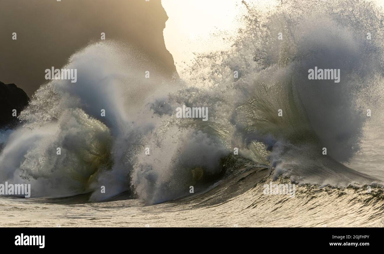 Washington State, King tide surf at Cape Disappointment State Park ...