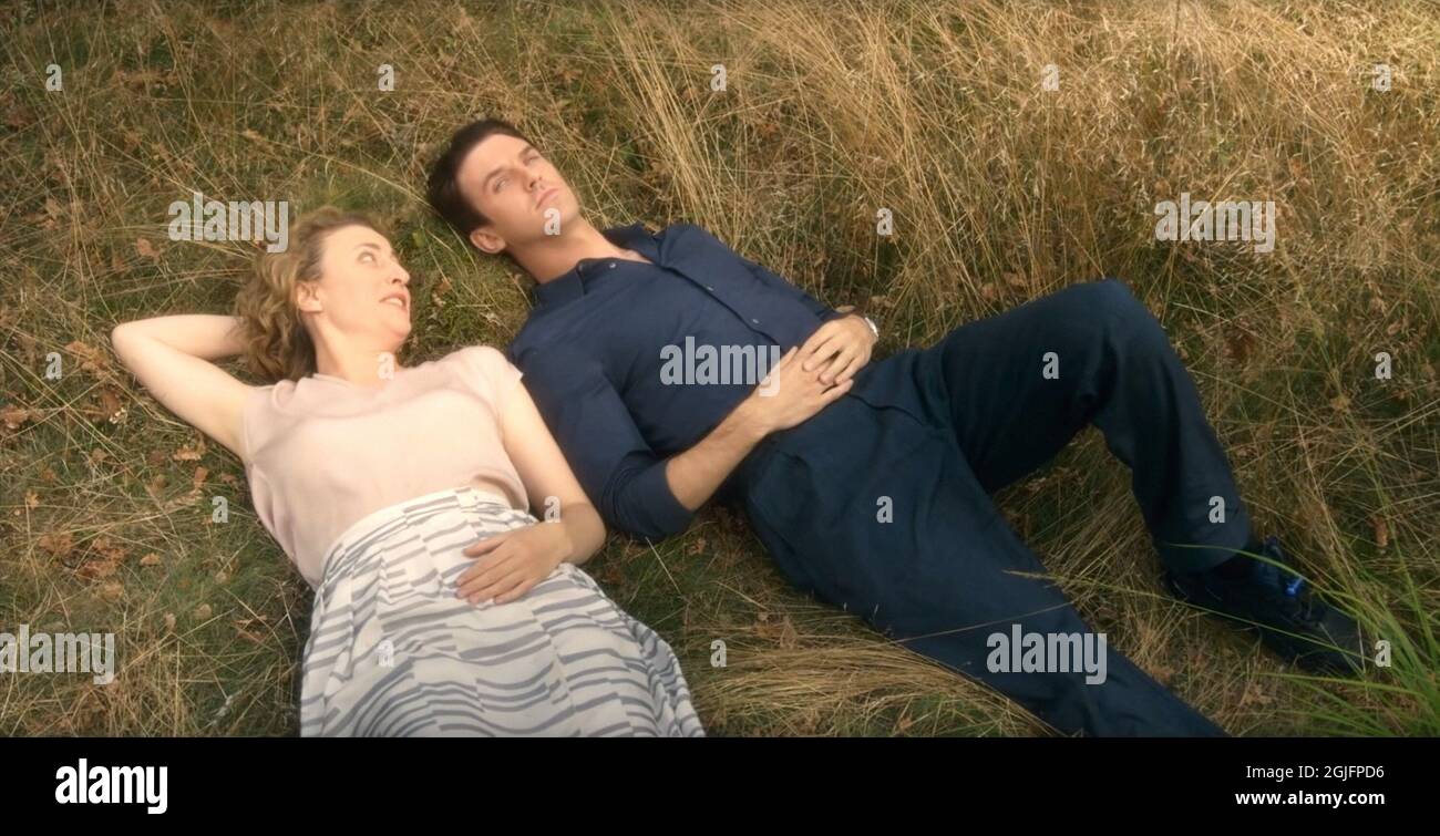 I'M YOUR MAN, (aka I AM YOUR MAN, aka ICH BIN DEIN MENSCH), from left Maren Eggert, Dan Stevens