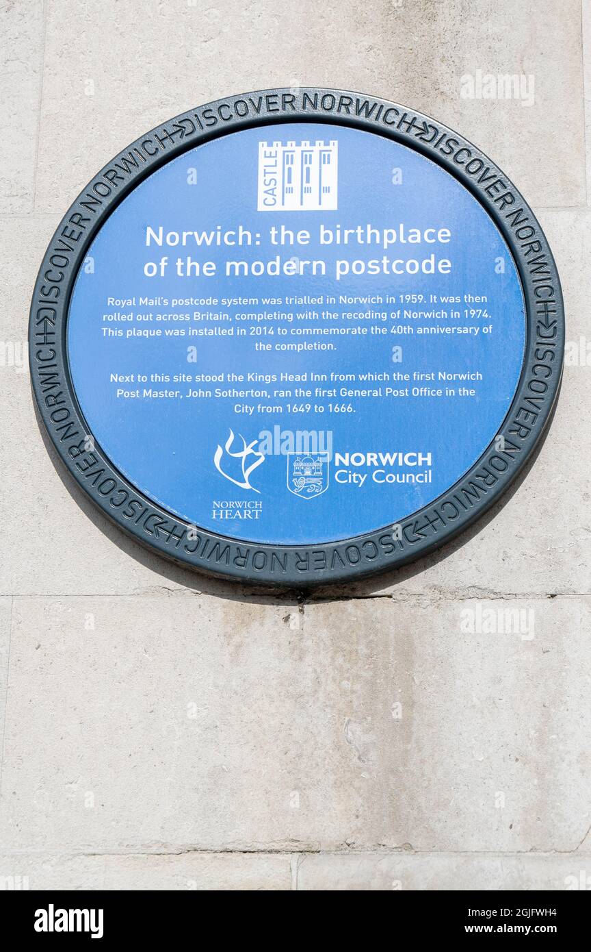 A blueNorwich discover  plaque stating Norwich was the birthplace to the modern postcode in 1959 Stock Photo