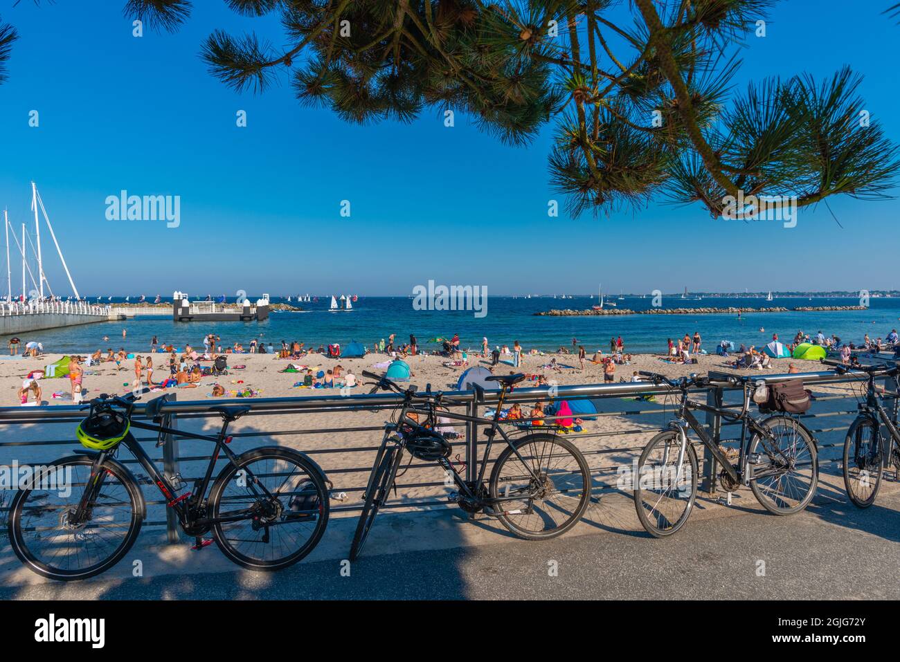 Sandy beach in Kiel-Schilksee on the Baltic Sea, people sunbathing and swimming, Kiel-Schilksee, Kiel, Schleswig-Holstein, Baltic Sea,  North Germany Stock Photo