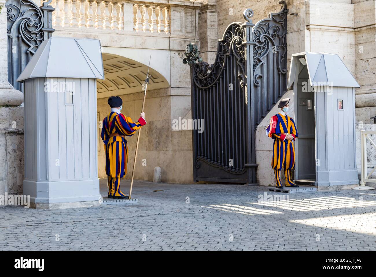 Swiss guards, St Peters Basilica, Rome, Italy Stock Photo