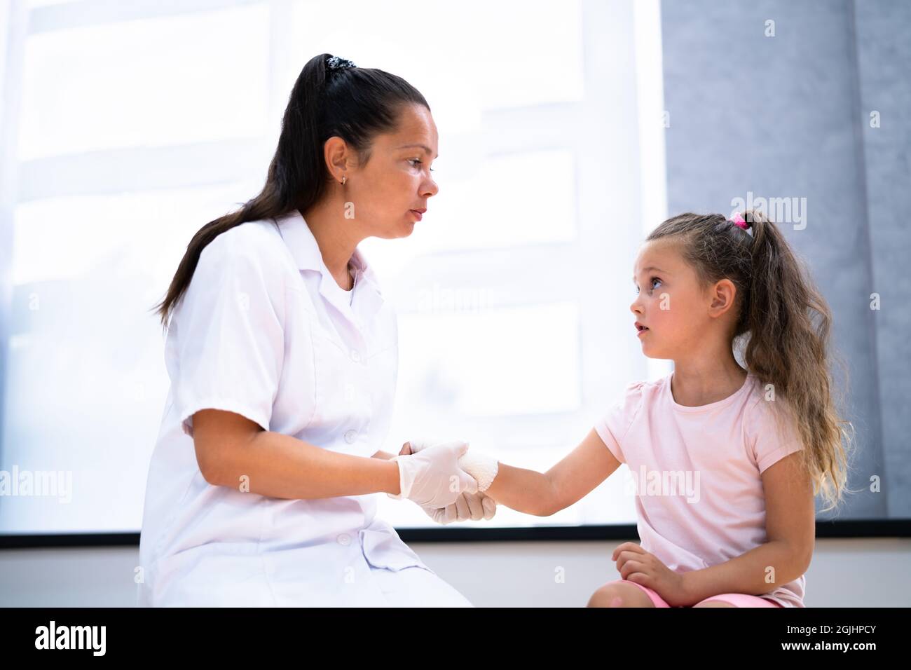 Child nurse hospital walking hi-res stock photography and images - Alamy