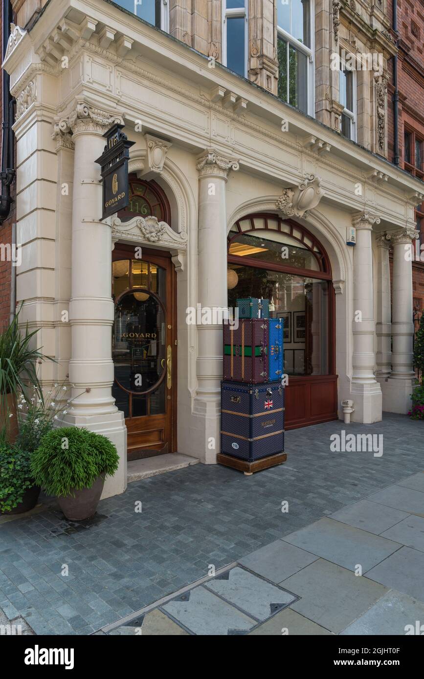 A trunk and suitcases display stacked outside the Goyard shop, a French  trunk and leather goods makers in Mount Street, Mayfair. London, England,  UK Stock Photo - Alamy