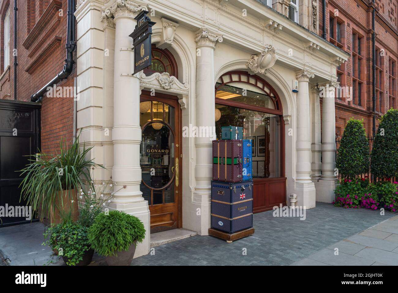 Goyard Store Front In Mayfair London Stock Photo - Download Image Now - Old  Bond Street, Architecture, Business - iStock