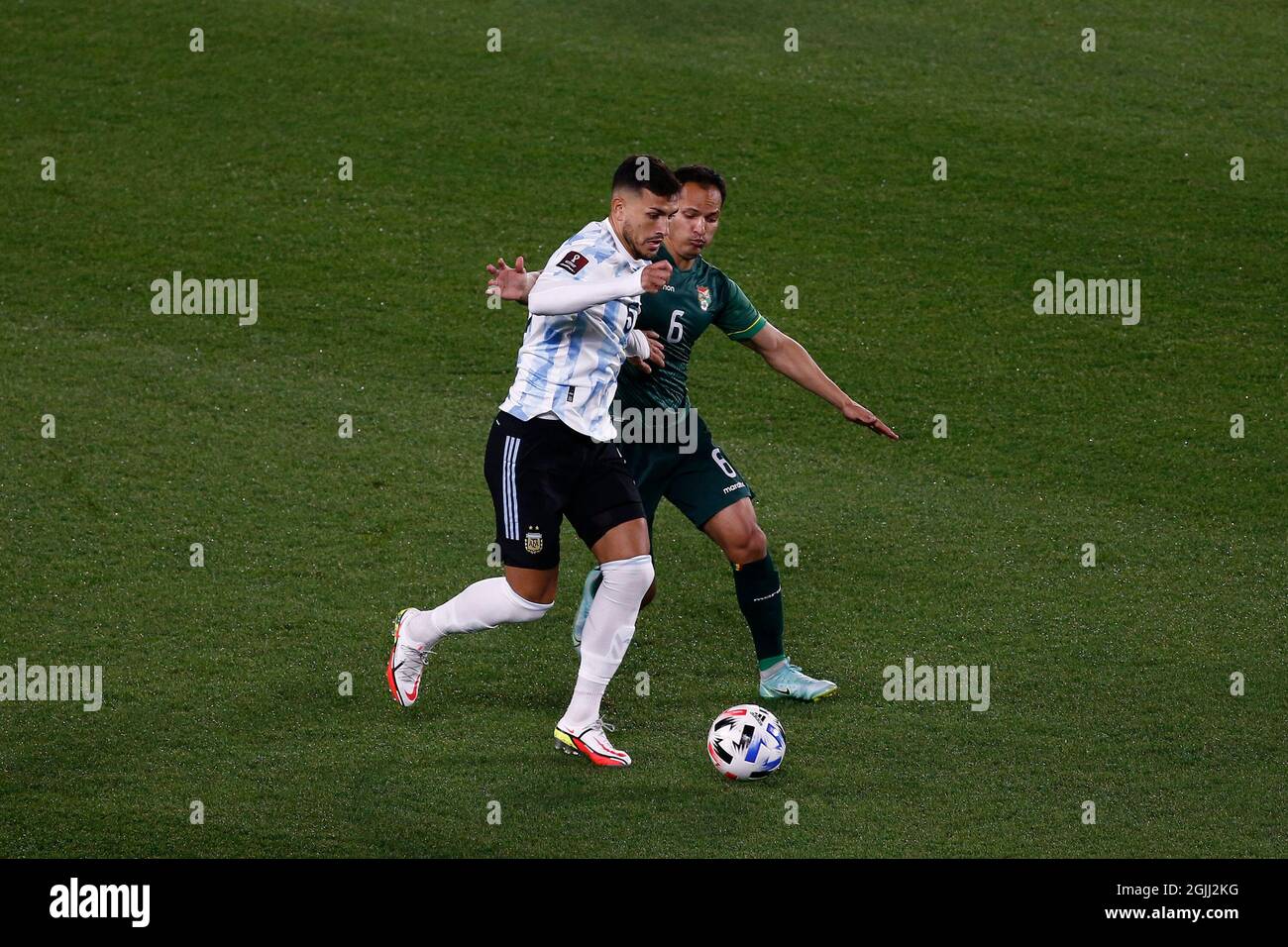 Buenos Aires, Argentina. 09th Sep, 2021. BUENOS AIRES - SEPTEMBER 9: Midfielder Leandro Paredes (5) of Argentina and defender Leon el Justiniano (6) of Bolivia fighting for the ball with during a match between Argentina and Bolivia as part of South American Qualifiers for Qatar 2022 at Estadio Monumental Antonio Vespucio Liberti on September 9, 2021 in Buenos Aires, Argentina. (Photo by Florencia Tan Jun/PxImages) Credit: Px Images/Alamy Live News Stock Photo