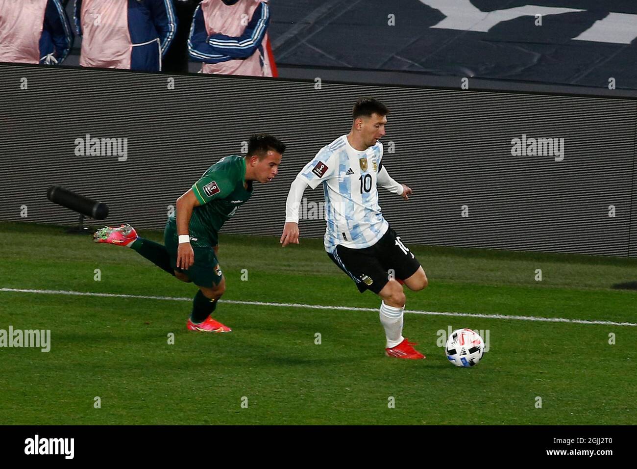 Buenos Aires, Argentina. 09th Sep, 2021. BUENOS AIRES - SEPTEMBER 9: Forward Lionel Messi (10) of Argentina controls the ball during a match between Argentina and Bolivia as part of South American Qualifiers for Qatar 2022 at Estadio Monumental Antonio Vespucio Liberti on September 9, 2021 in Buenos Aires, Argentina. (Photo by Florencia Tan Jun/PxImages) Credit: Px Images/Alamy Live News Stock Photo