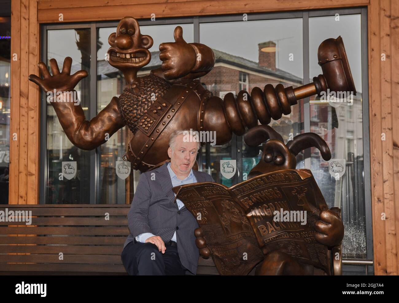 Wallace and gromit statue preston hires stock photography and images