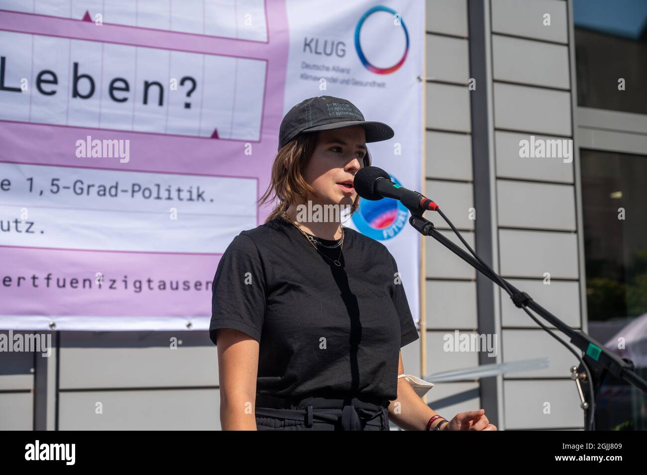 Berlin Germany 10th Sep 21 Luisa Neubauer Climate Protection Activist Speaks At A Demonstration Of Doctors Nurses And People Of Different Health Professions In Front Of The Main Building Of The Charite