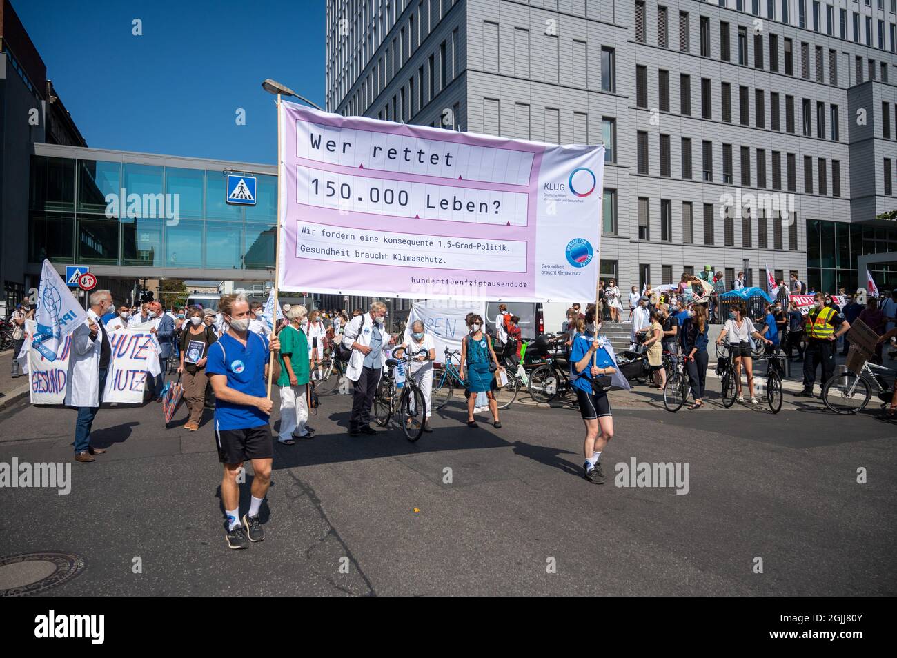 Berlin Germany 10th Sep 21 Doctors Nurses And People From Various Health Professions Demonstrate In Front Of The Main Building Of The Charite For A Consistent 1 5 Degree Climate Policy Credit Christophe