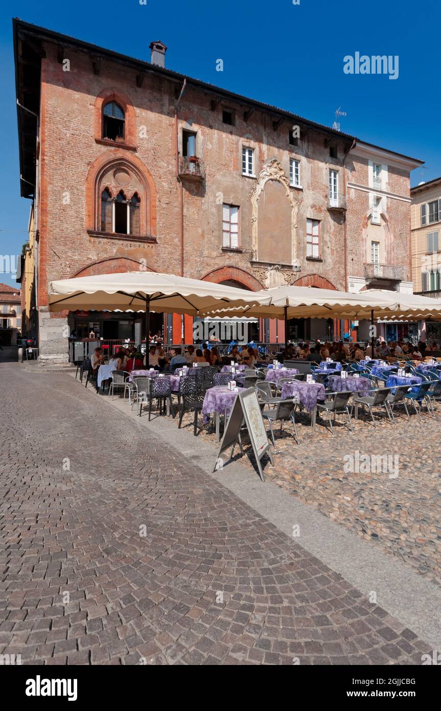 Italy, Lombardy, Pavia, Piazza della Vittoria Square, Restaurant Stock Photo