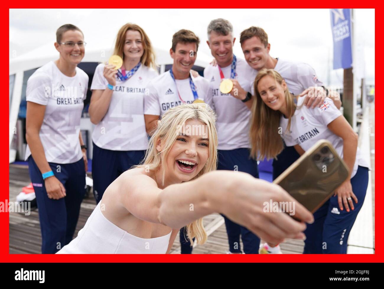 PABest Georgia Toffolo takes a selfie alongside British Olympic Sailing ...