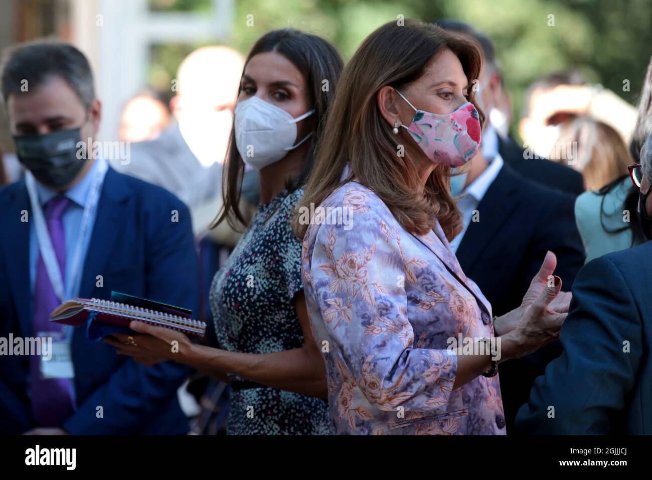 Madrid, Spain; 10.09.2021.- Queen Letizia (2R) with Vice President of Colombia, Marta Lucía Ramírez (R). Queen Letizia inaugurates the Madrid Book Fair, which in this 80th edition has Colombia as the guest of honor. Reina Letizia debuts a dress with a fantasy micro-print by the German firm Hugo Boss, combined with fuchsia undercut shoes by Carolina Herrera and jewelry, she has opted for yellow gold earrings and for Karen Hallam's ring Photo: Juan Carlos Rojas/Picture Alliance Credit: dpa picture alliance/Alamy Live News Stock Photo