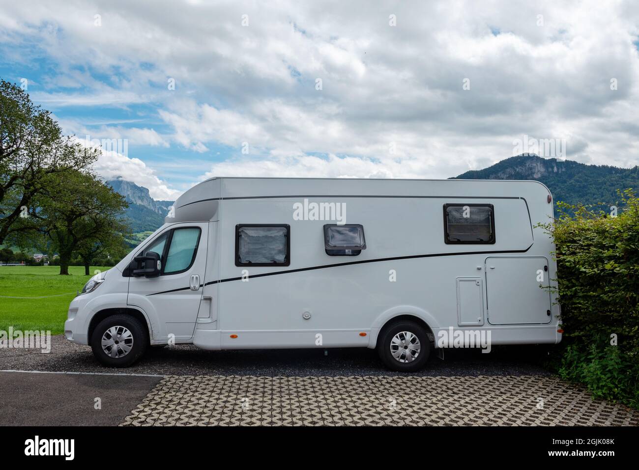 Page 2 - Motorhome In Alps High Resolution Stock Photography and Images -  Alamy