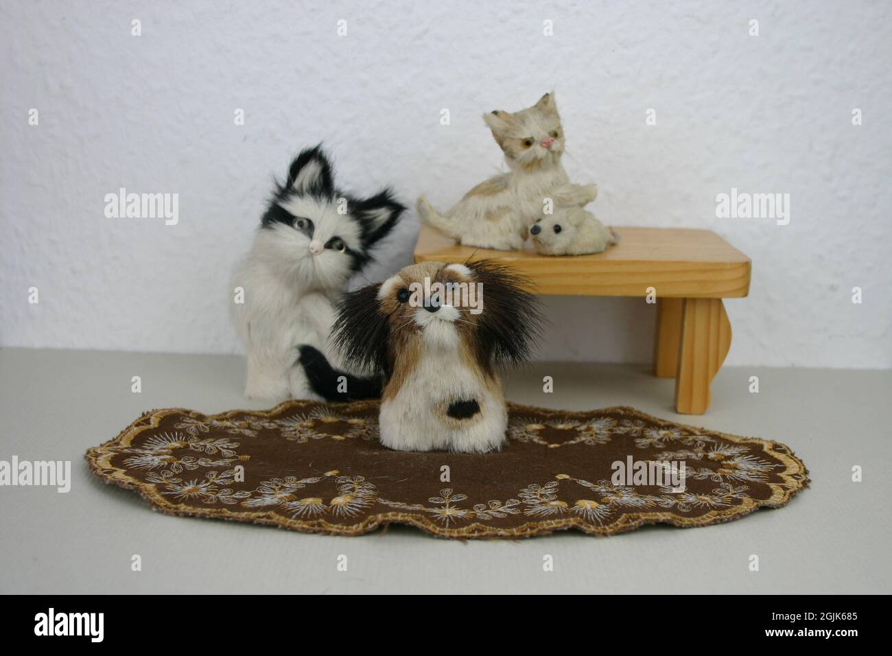 Dekobild, Spielzeug, Hund Katze Maus Stock Photo