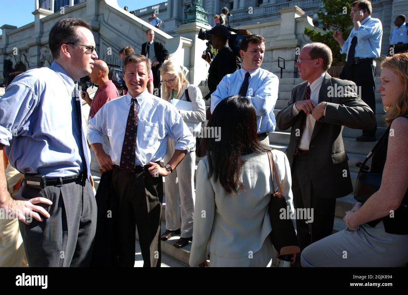 5bombings091101 -- People gather in front of the Library of Congress ...