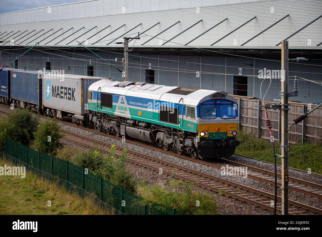 GB Railfreight Class 66 - 66711 'Sence' passing DIRFT north Stock Photo