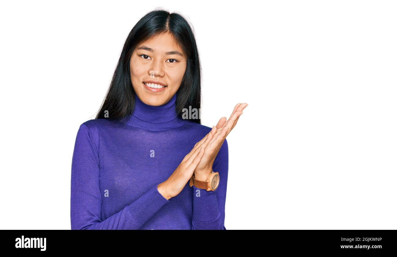 Japanese woman clapping hands hi-res stock photography and images - Alamy