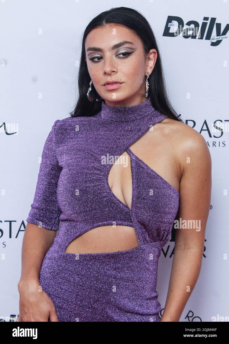 MANHATTAN, NEW YORK CITY, NEW YORK, USA - SEPTEMBER 09: Singer Charli XCX  wearing a Stella McCartney dress arrives at The Daily Front Row 8th Annual  Fashion Media Awards held at The
