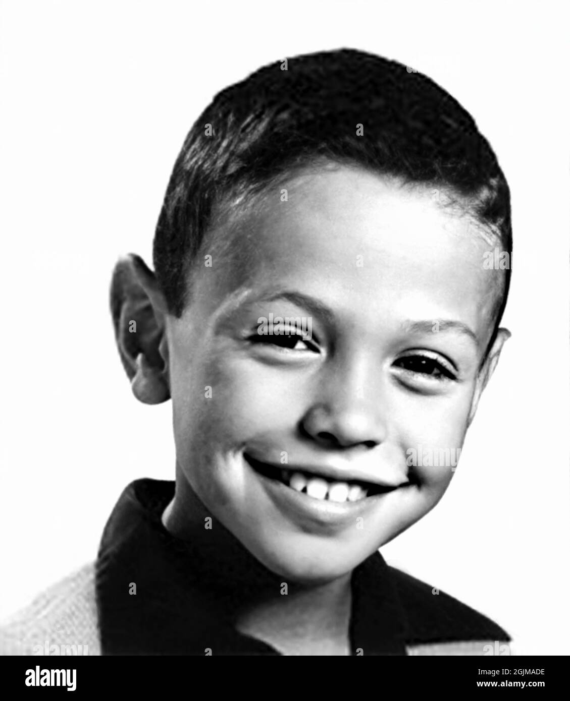 1958 c. , USA : The american actor BILLY CRYSTAL ( born 14 march 1948 ), aged 10 . Unknown photographer .- HISTORY - FOTO STORICHE - ATTORE COMICO - MOVIE - CINEMA - BAMBINO - BAMBINI - CHILD - CHILDREN - TELEVISIONE - TELEVISION - CHILDHOOD - INFANZIA - personalità  da giovane - personality personalities when was young - smile - sorriso - comico --- ARCHIVIO GBB Stock Photo