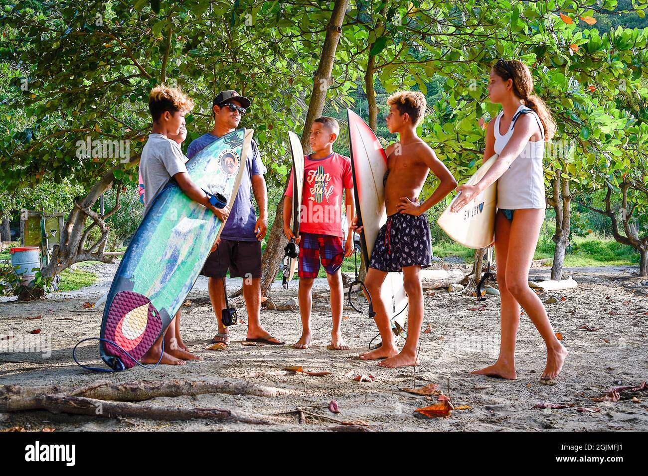 Anare, Venezuela. 09th Sep, 2021. A group of children receives surfing  instructions on Anare beach. On the coasts of Venezuela, in the state of La  Guaira, there are surf schools to keep
