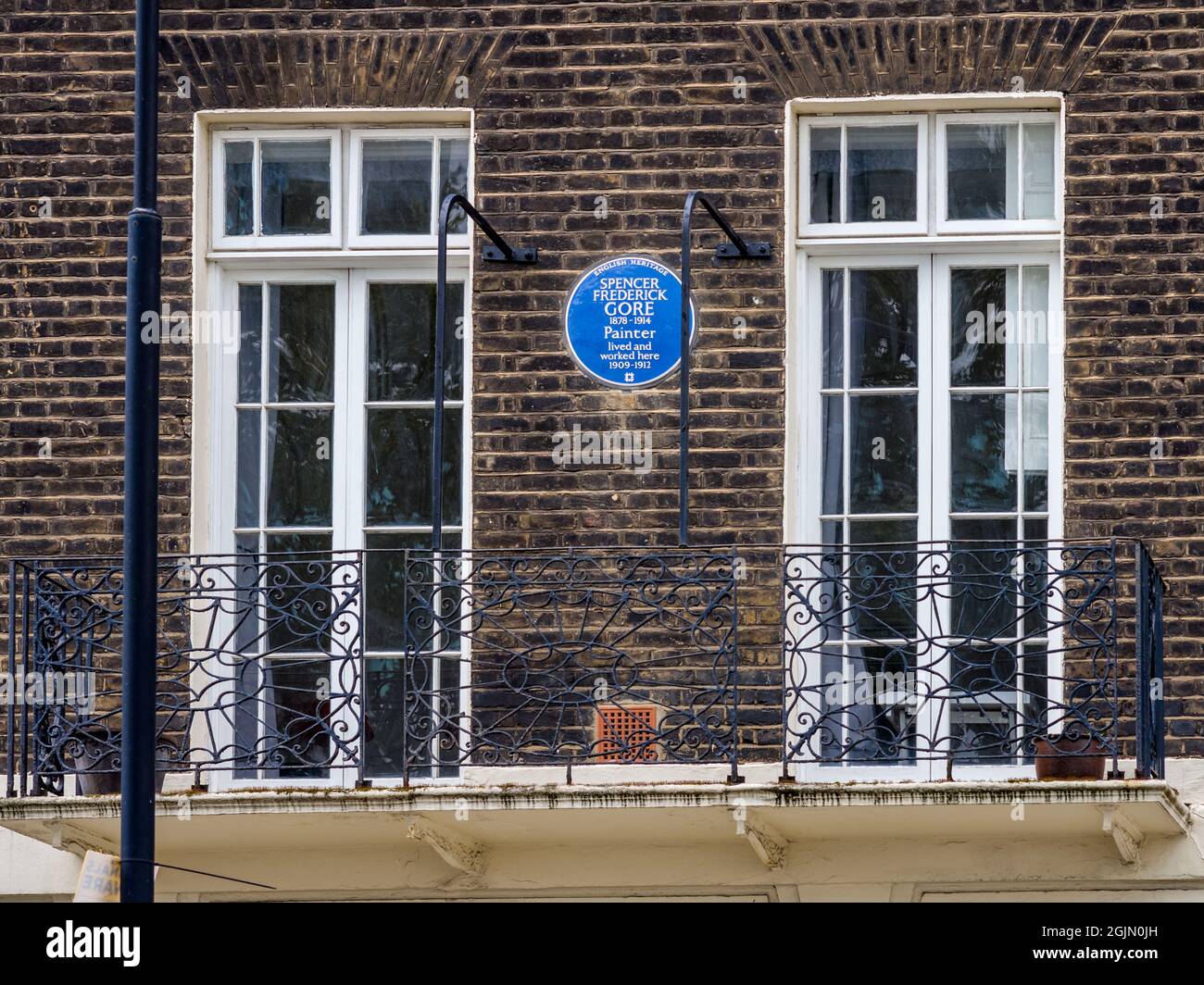 Spencer Frederick Gore Blue Plaque at 31 Mornington Crescent, London - SPENCER FREDERICK GORE 1878-1914 Painter lived and worked here 1909-1912 Stock Photo