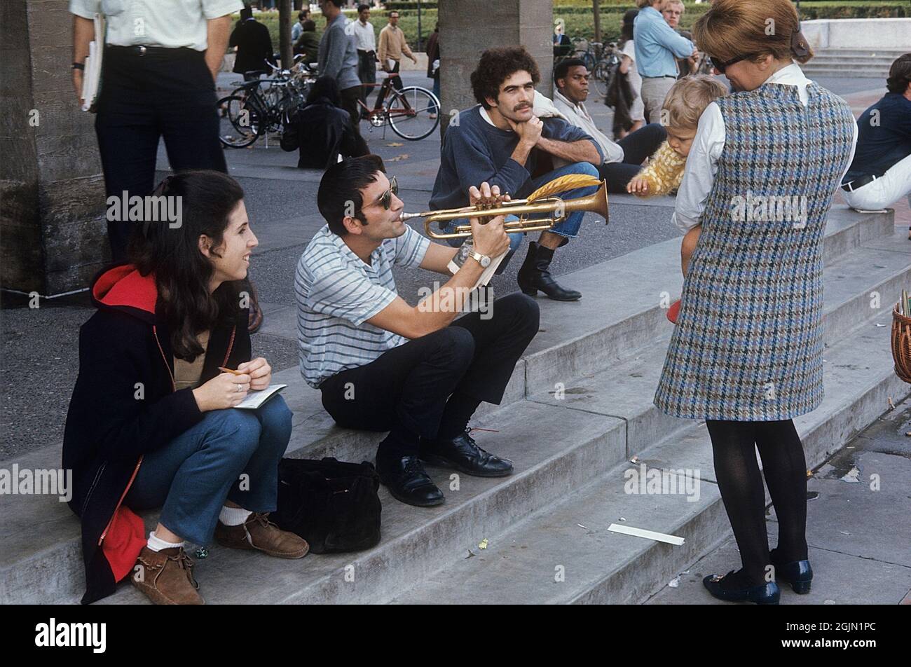 USA december 1968. Students at University of California Berkeley seen playing music and hanging out on the university grounds. Kodachrome slide original.  Credit Roland Palm ref 6-1-2 Stock Photo