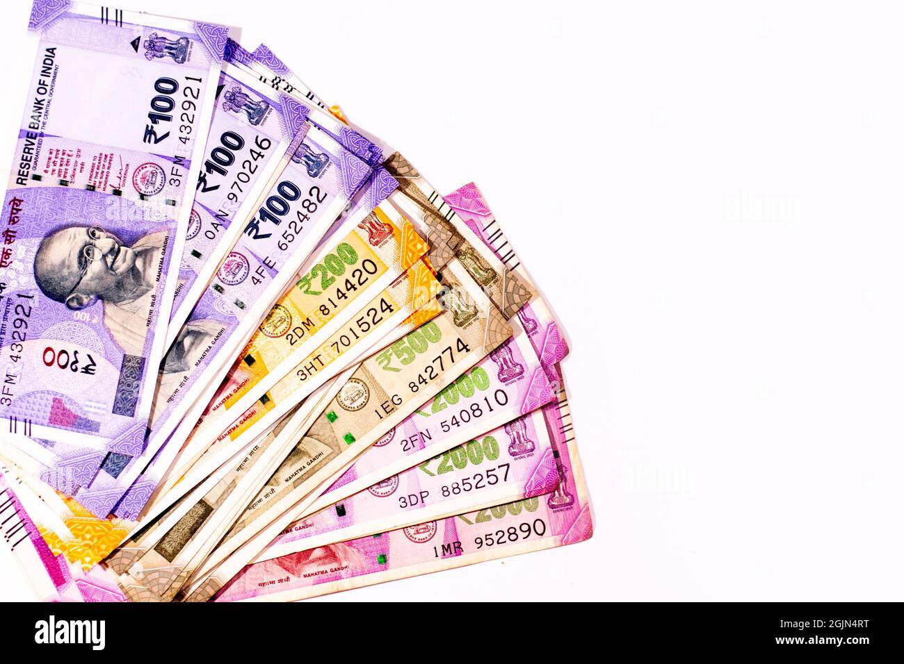 где обменять рупии