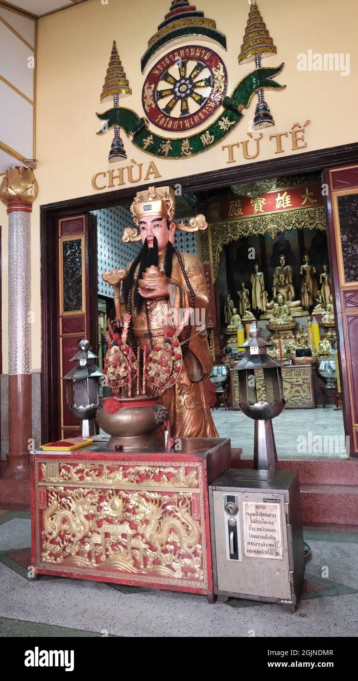 Wat Lokanukroh Chua Tu Te Shrine Chinatown Bangkok Thailand  a small Vietnamese/Chinese Buddhist temple aka Annamese Mahayana temple Phalit Phon Alley Stock Photo