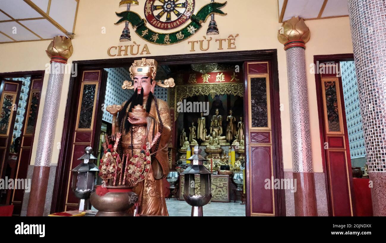 Wat Lokanukroh Chua Tu Te Shrine Chinatown Bangkok Thailand  a small Vietnamese/Chinese Buddhist temple aka Annamese Mahayana temple Phalit Phon Alley Stock Photo