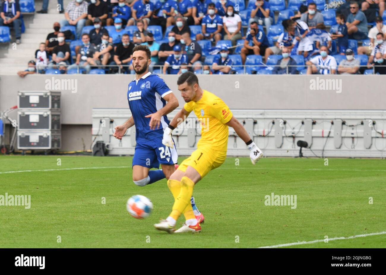 second league match karlsruher sc vs holstein kiel, karlsruhe