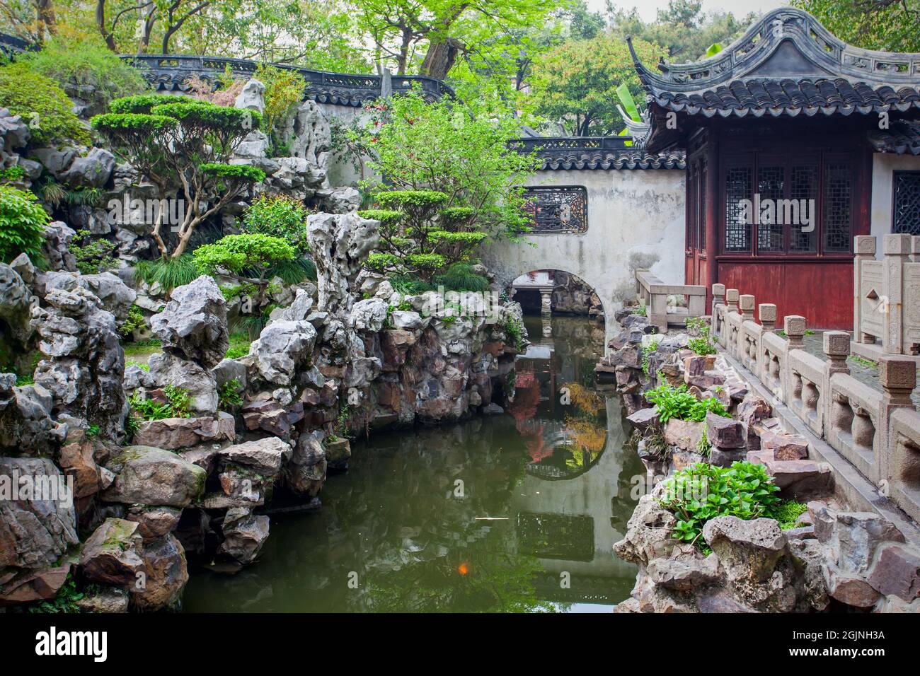 Pond ancient Yu Yuan Garden in Shanghai, China Stock Photo