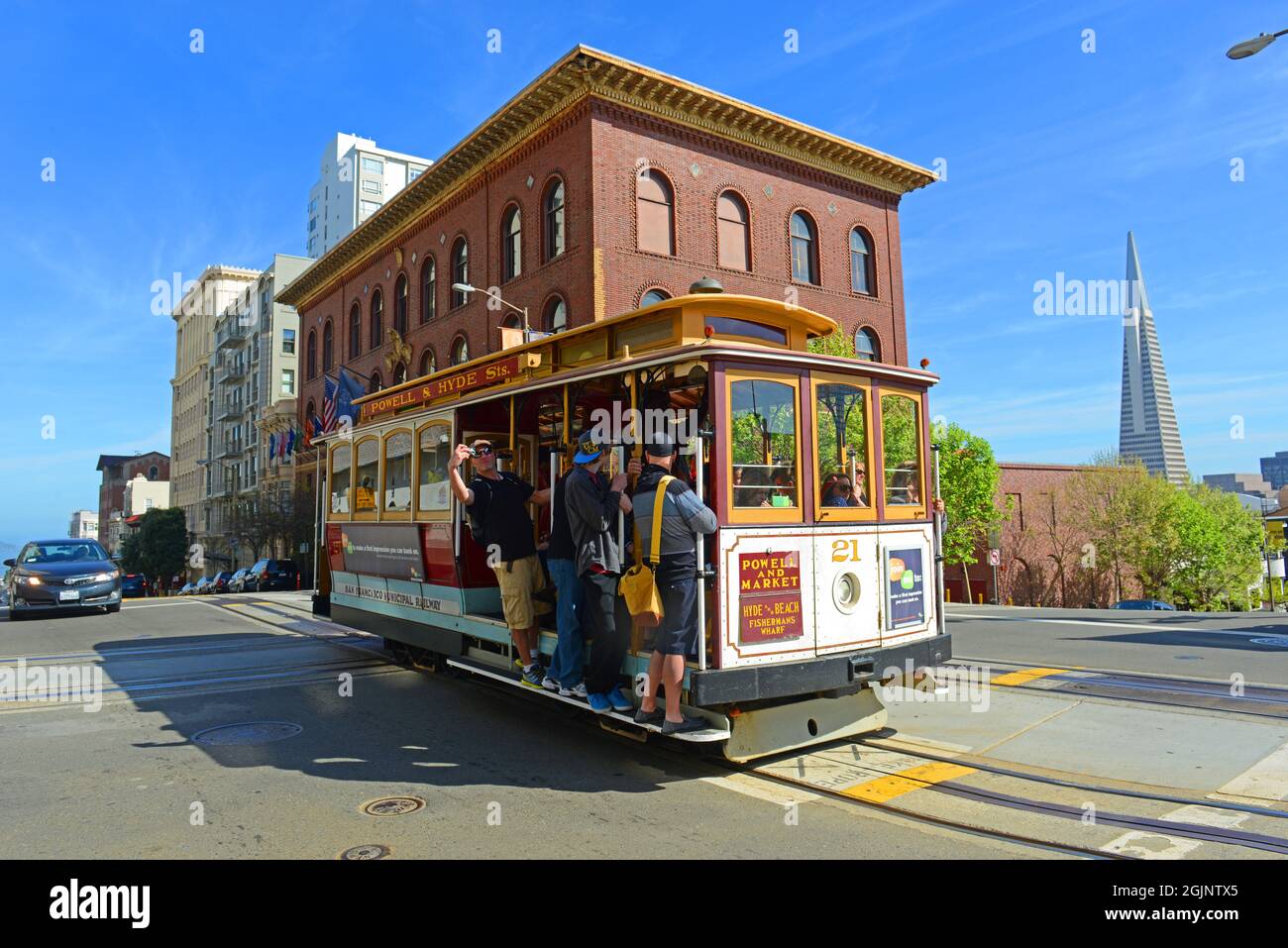 Antique Cable Car Powell Hyde Line On Powell Street At California Street In Downtown San Francisco California Ca Usa Stock Photo Alamy