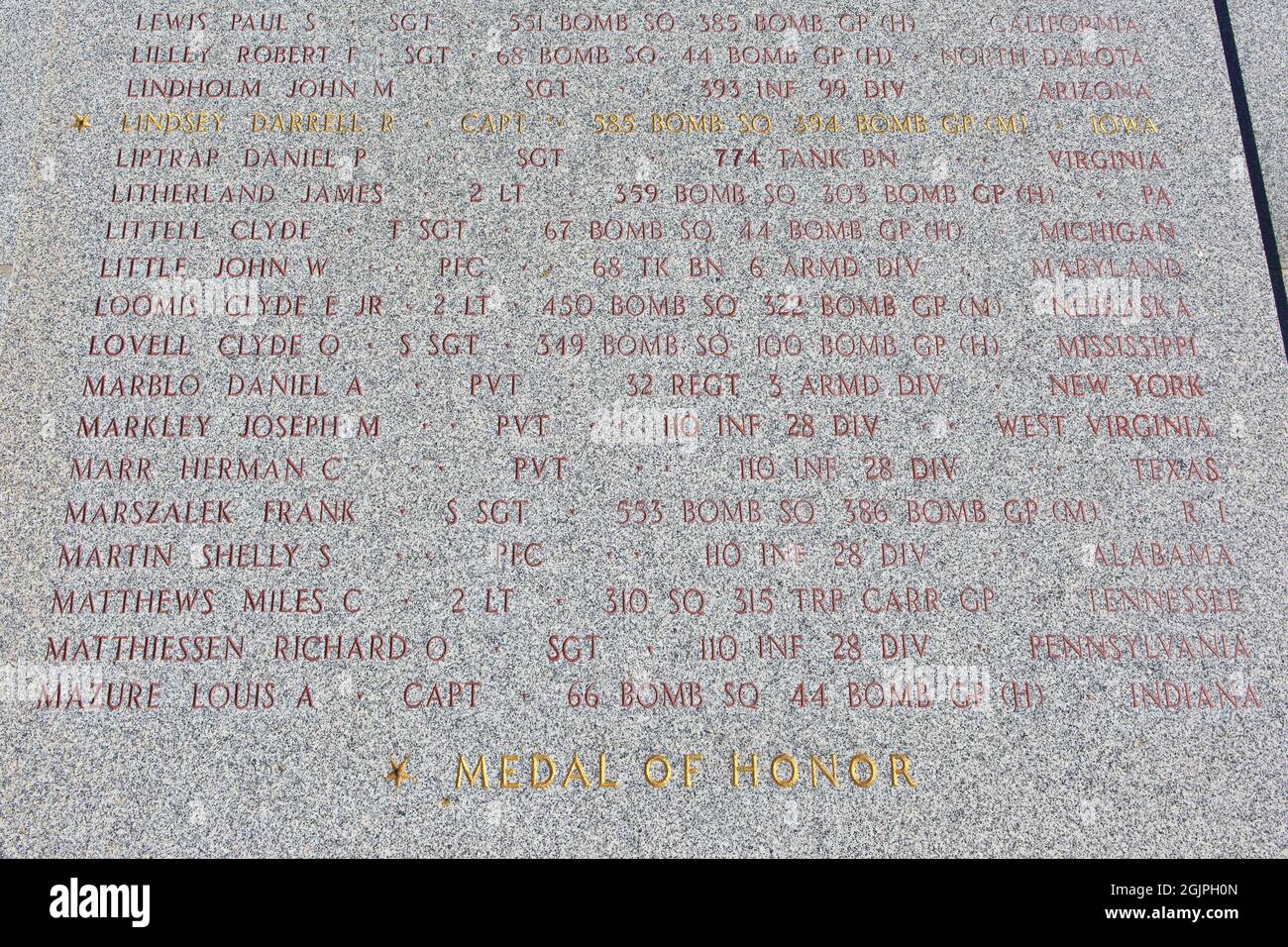 The name of Captain Darrell R. Lindsey on the Tablets of the Missing cenotaph, MOH, at the Ardennes American Cemetery and Memorial in Neupre, Belgium Stock Photo