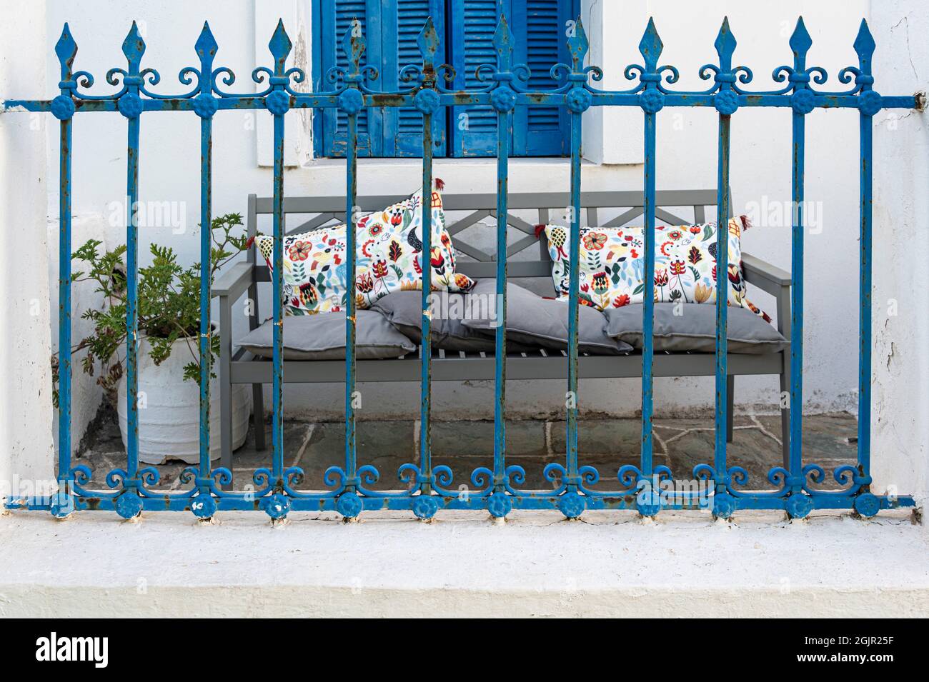 Relaxing sitting area in front of a home in Chora, Folegandros, Greece Stock Photo