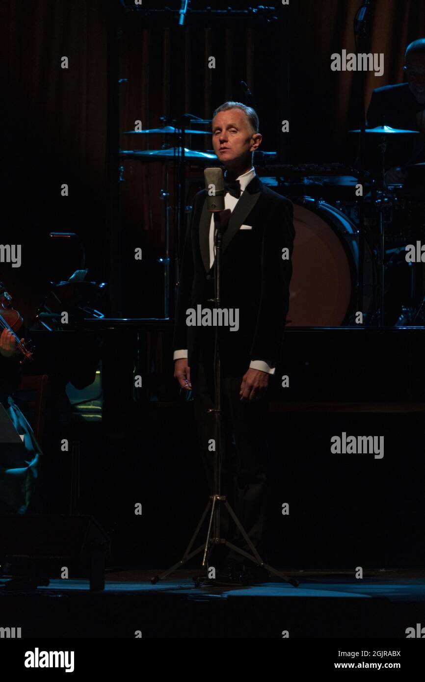 Max Raabe High Resolution Stock Photography And Images Alamy