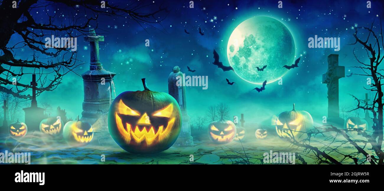 Halloween background with pumpkin in a spooky night Stock Photo - Alamy