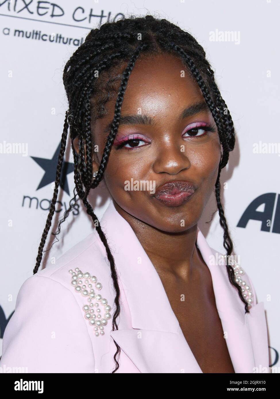 Show Moschino High Resolution Stock Photography And Images Alamy