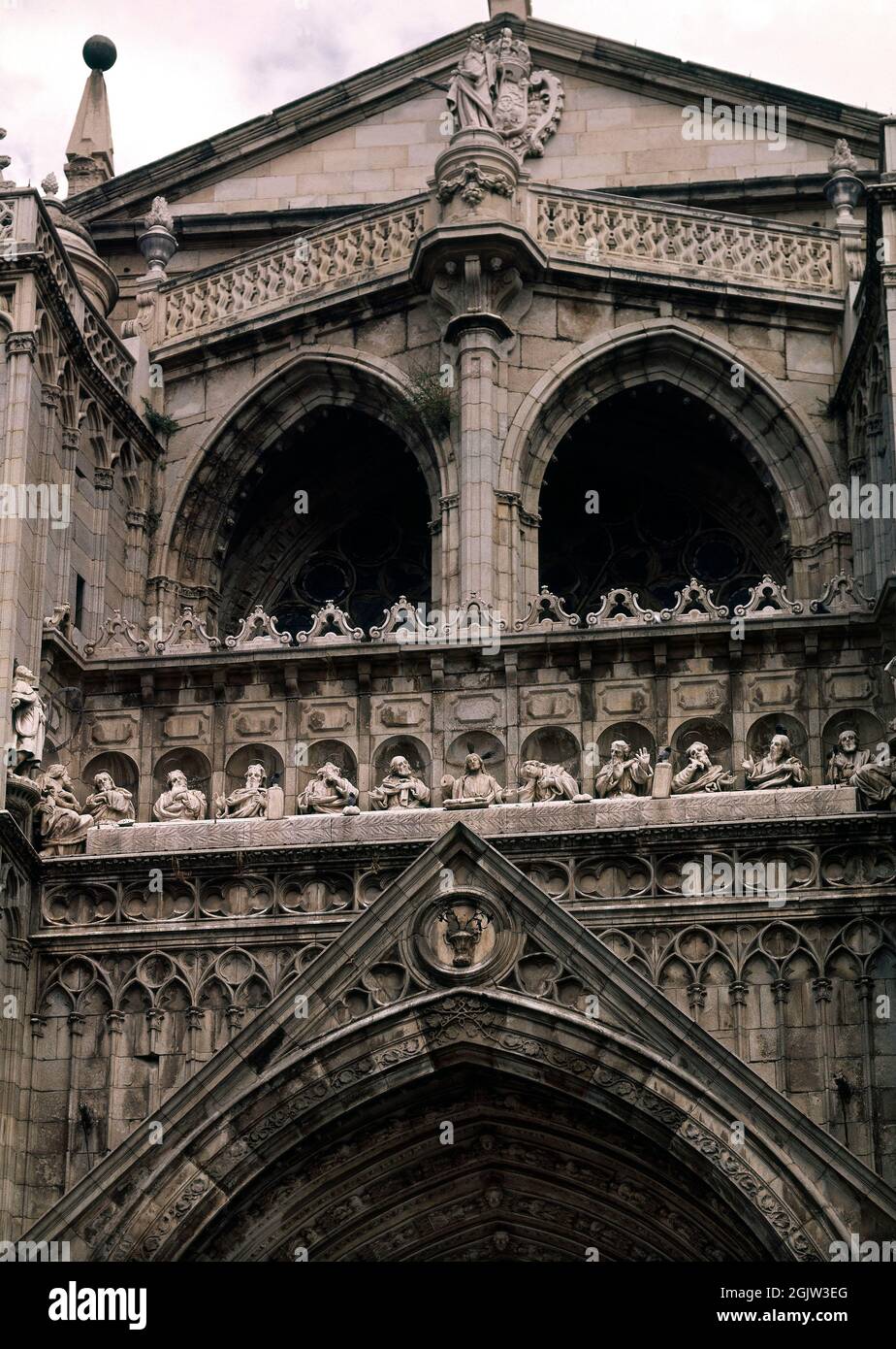 Parte de la fachada de la catedral hi-res stock photography and images ...