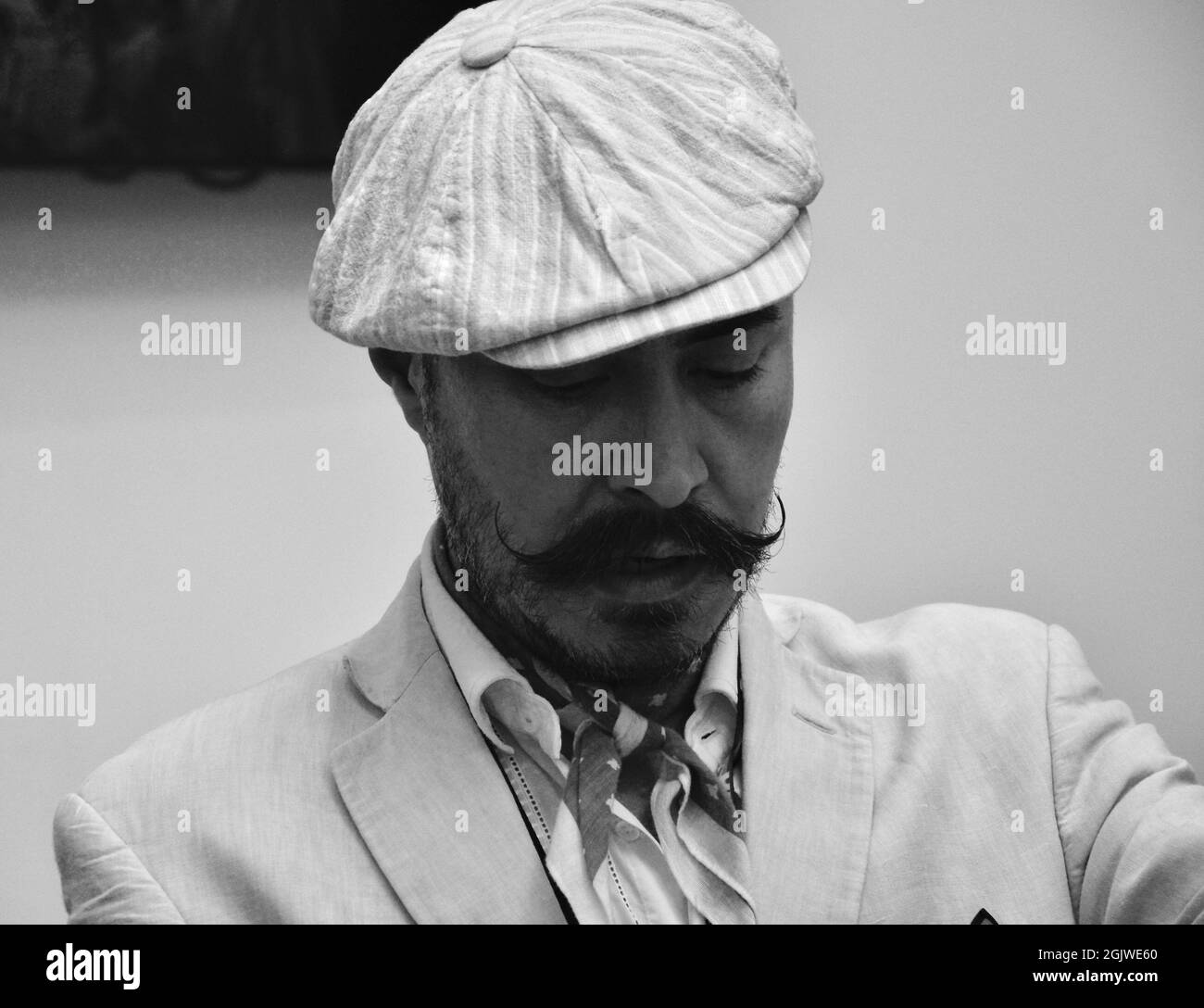 Top hats Black and White Stock Photos & Images - Alamy
