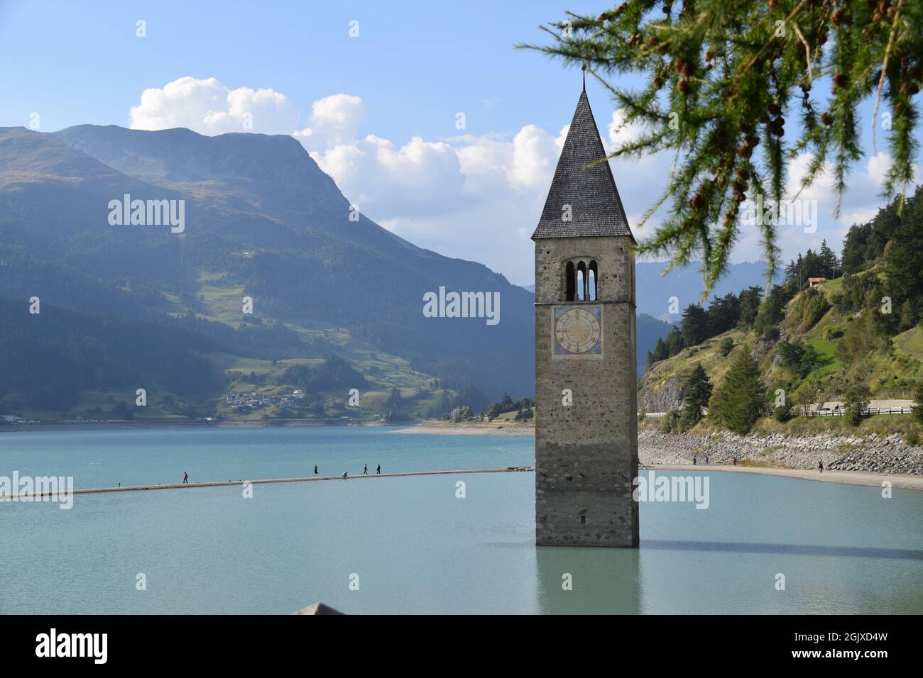 Der Versunkene Turm im Reschensee Stock Photo