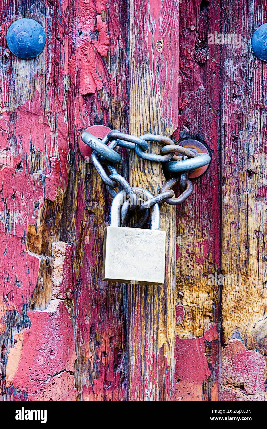 Vertical shot metal private hi-res stock photography and images - Alamy