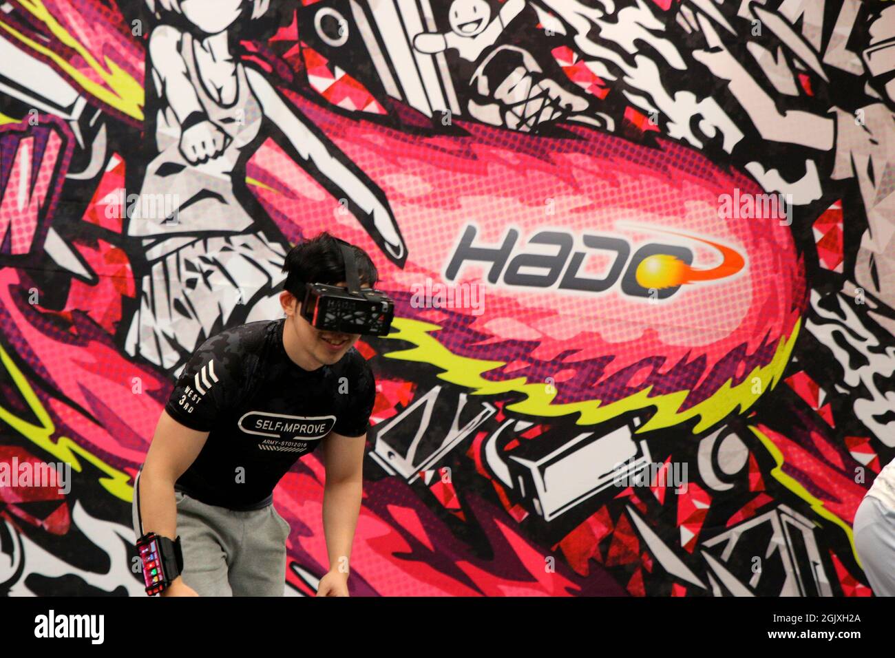 Virtual Reality Gaming Stock Photo Alamy