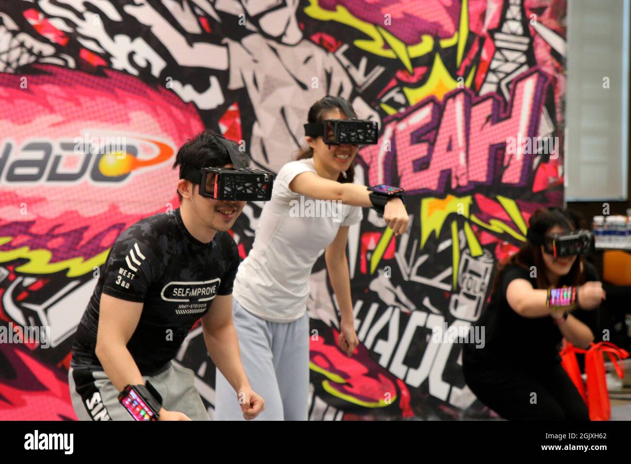 Virtual Reality Gaming Stock Photo Alamy