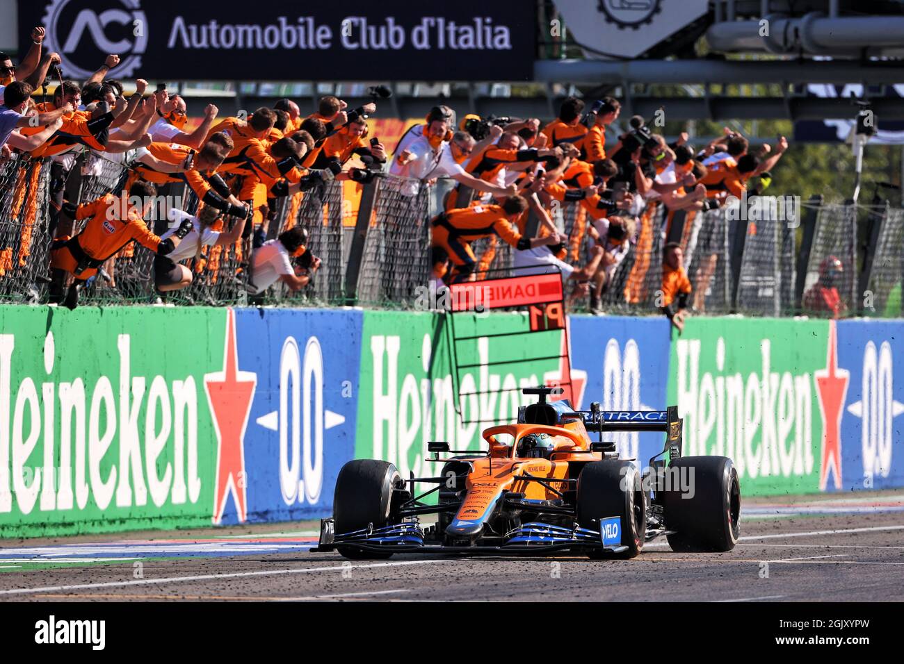 Mclaren f1 2021 chequered flag hi-res stock photography and images - Alamy