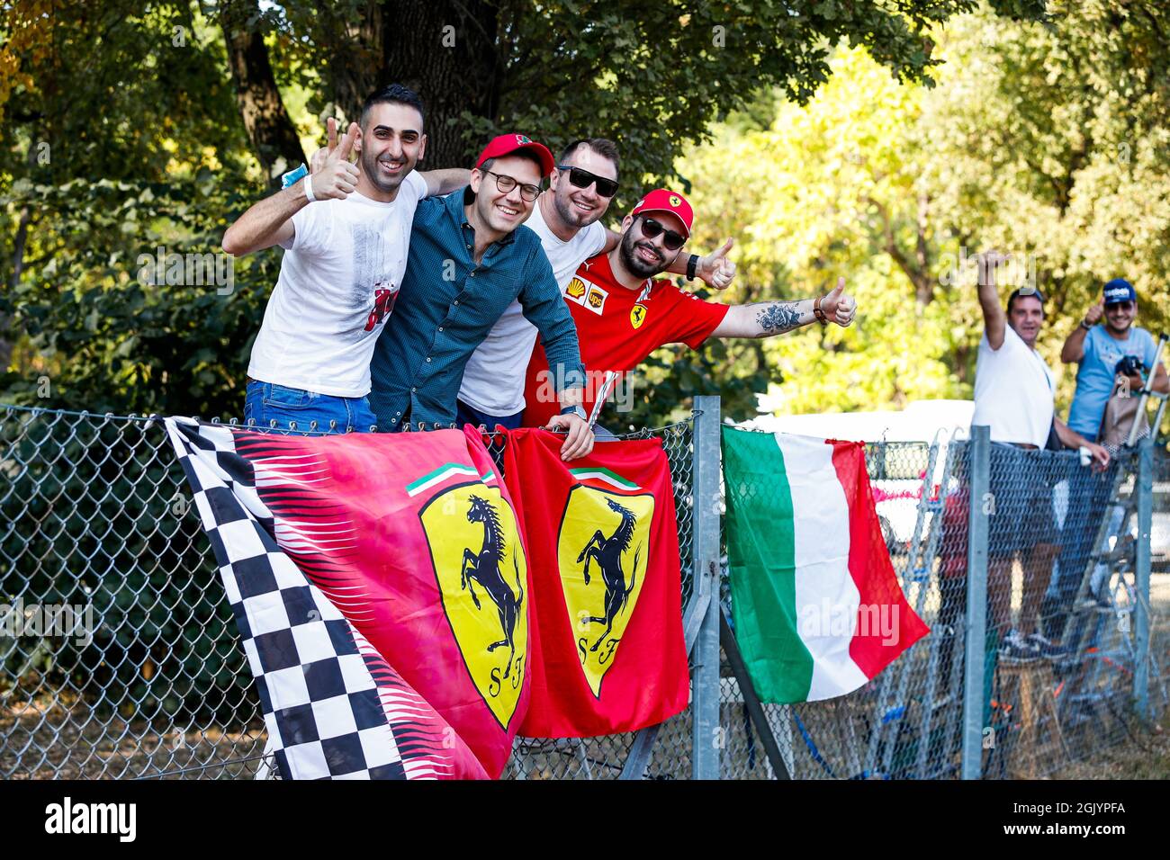 Monza, Italy. 12th Sep, 2021. Fans during the Formula 1 Heineken Gran Premio D'italia 2021, Italian Grand Prix, 14th round of the 2021 FIA Formula One World Championship from September 9 to 12, 2021 on the Autodromo Nazionale di Monza, in Monza, Italy - Photo Florent Gooden / DPPI Credit: DPPI Media/Alamy Live News Stock Photo