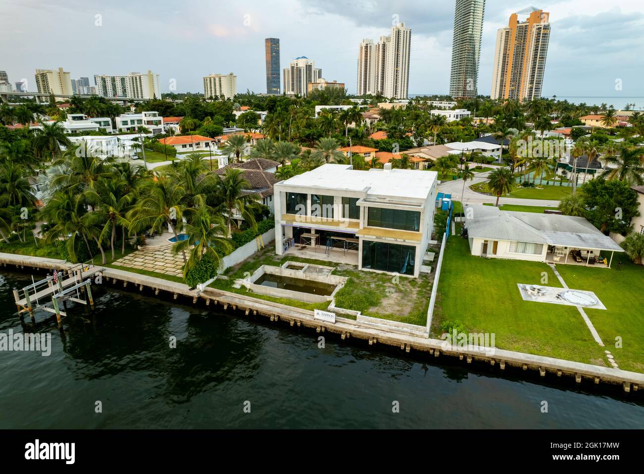 Miami waterfront mansion under construction Stock Photo Alamy