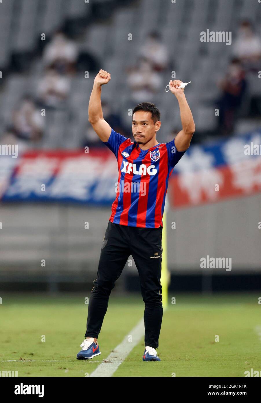 Ajinomoto Stadium Tokyo Japan 12th Sep 21 Yuto Nagatomo Returns To Support Fc Tokyo September 12 21 Football Soccer 21 J1 League Match Between Fc Tokyo 0 1 Kashiwa Reysol At Ajinomoto